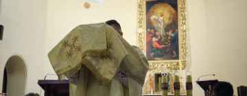 Msza Wieczerzy Pańskiej w kościele parafialnym w Dygowie